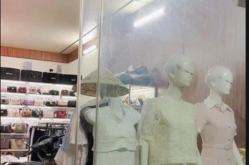 Do Chồng E Chuyển Đổi Công Tác Về Nam Định Nên E Muốn Sang Nhượng Lại Cửa Hàng Quần Áo, Túi Xách