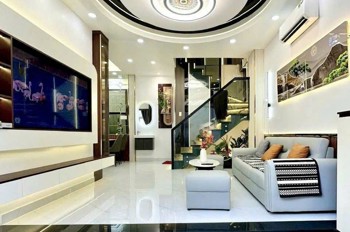 Nhà Cạnh Vincom, 50M2, Đầy Đủ Nội Thất, 5.95 Tỷ