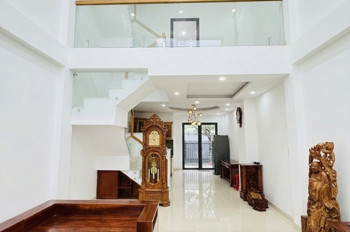 [O2618] Mặt Tiền Kinh Doanh Sát Chợ Hoàng Hoa Thám, Bình Thạnh Giá 16.X Tỷ