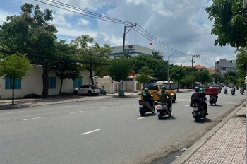 Bán Nhà 1529 Huỳnh Tấn Phát – Phường Phú Thuận, Quận 7