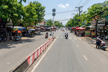 [D2637] Nhà Mặt Tiền Kinh Doanh Sầm Uất Sát Chợ Đầu Mối Hóc Môn – Giá 22.X Tỷ