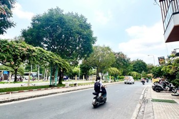 Nhà To Nhà Bé Miễn Đẹp Là Được2p Qua Tân Phú,2 Tầng,2Pn,Tặng Nội Thất. Giá Nhỉnh 5 Tỷ