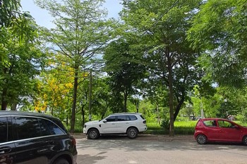 Bán Biệt Thự Sài Đồng 140M2- 4 Tầng- Cạnh Hồ, View Thoáng- 44.X Tỷ