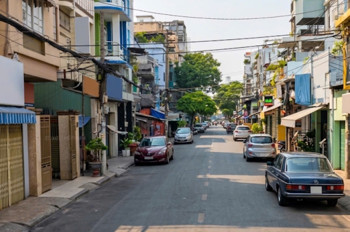 Cận Vách Nguyễn Tri Phương Quận 10 - Nhà 5 Tầng Kiên Cố - Trước Nhà Thông Thoáng