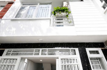 Nhà 4 Tầng - Thích Quảng Đức, Phú Nhuận