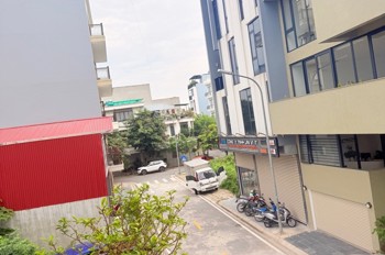 Bán Nhà Việt Hưng 80M2- 5 Tầng Thang Máy- Ô Tô Tránh Đỗ- Nhỉnh 20 Tỷ
