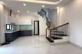 Cho Thuê Nhà Nguyên Căn Tại Ô Cách – 30M² X 5 Tầng – 3Pn