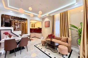 Huỳnh Văn Bánh - Xe Hơi Tới Nhà - Ngang Hơn 4M - 3 Tầng 3 Pn - Full Nội Thất - 3Pn - 6 Tỷ 8