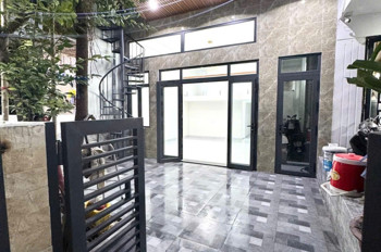 Bán Nhà Q10 Cách Mạng Tháng 8 Ngang 6M 4 Tầng 95M2: 8,9 Tỷ. Trí 0967638168