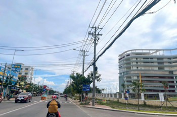 Bán 131M2 Nhà Cấp 4 Mt Nguyễn Cửu Phú Gần Đh Phạm Ngọc Thạch