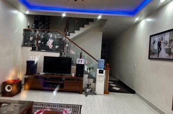 Bán Nhà 3 Tầng Mặt Phố Ngô Gia Tự - Vị Trí Đẹp, Kinh Doanh Sầm Uất