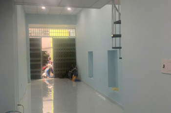 Bán Nhà Sát Mặt Tiền Q4 Ngang 3.2 X 17 Có 3 Đ