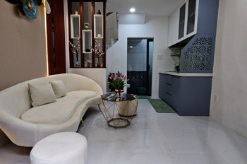 Bán Nhà Mặt Tiền Kinh Doanh Hẻm Q7 Cạnh Q4ngang 3.2 X 6 M Dúc Bê Tông Có 3 Đ