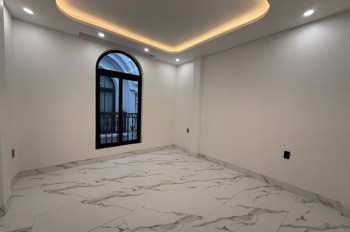 Bán Nhà 5 Tầng Tân Cổ Điển - Chợ Hàng, Gần Aeon Mall