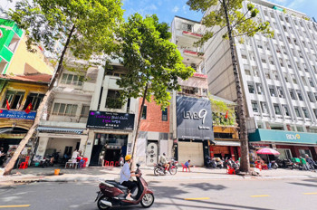 Quận 1: Bán Nhà 2 Tầng Mặt Tiền Thương Hiệu Nguyễn Công Trứ, P.nguyễn Thái Bình- Dt Đẹp 4,5M*22,5M