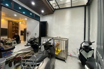 Bán Nr Mặt Ngõ 37M2 X 5 Tầng Sổ Đỏ Cc ,Đống Đa Gí 7,8 Tỷ Ngõ Thông Trung Phụng