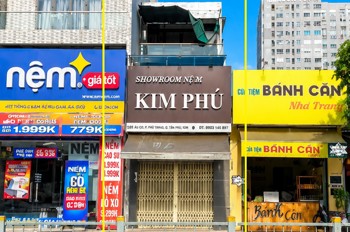 Cho Thuê Nhà Mặt Tiền Lũy Bán Bích 88M²-3Tầng-Cạnh Ngã Tư, Công Viên