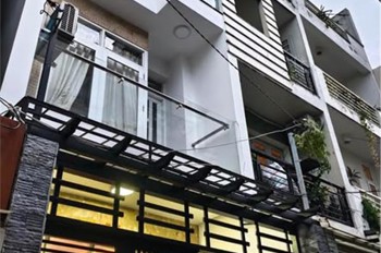 Trung Tâm Phú Nhuận - Hẻm Rộng 4 Tâng Kiên Cố - Không Lg