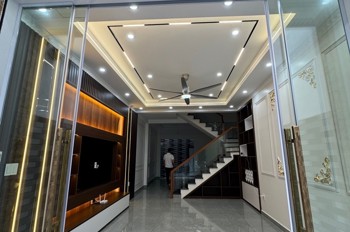 Nhà Đẹp Miếu Hai Xã 80,5M2 - Sân Cổng Rộng 15M