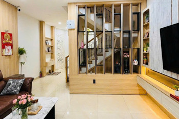 Bán Nhà Hẻm Ô Tô Nguyễn Đình Chiểu, Quận 3, 4.5 X 14M, 15.5 Tỷ