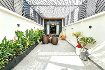 Nhà Phố Chân Dài Mênh Mang, 4.1X29m, Sân Đậu 2 Ô Tô, Gần Phú Mỹ Hưng