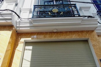 Ô Tô Cách 20M – Nhà Đẹp Cạnh Nhổn