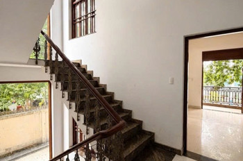 Bán Nhà Biệt Thự - Mặt Tiền Sông Nhuệ - Gần Trường Sơn, 18,5X20m, 3 Tầng, 1 Chủ, 64 Tỷ