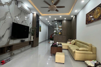 Nhà 6 Tầng Thang Máy Lô Góc Ngô Gia Tự - 95M2, 6 Ngủ, 3 Mặt Thoáng - Tiềm Năng Tăng Giá