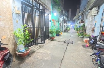 Ngay Chợ Lê Văn Quới - 4X9m - 2 Tầng Đúc Thật - Nhà Còn Mới Đẹp Ở Ngay - Vài Bước Chân Ra Chợ Sầm