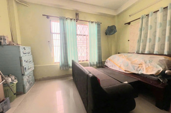 Bán Nhà Sát Mặt Tiền Hoàng Diệu Q4 Có 5 T