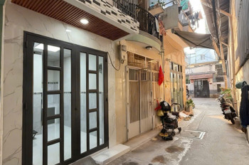 Bán Nhà Đẹp Quận 4 - Sát Vách Quận 1 - Giá : 1 Tỷ450 Triệu ​