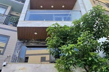Xe Hơi Ngủ Trong Nhà – Lê Quang Định - Bình Thạnh