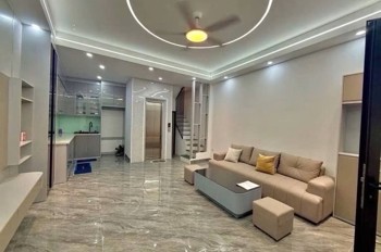 Bán Nhà Đại Từ, Hn, Dt 40 M2, 5 Tầng, Mt 4. 5M, Giá Bán 12.5 Tỷ Mô Tả: Nhà Chắc Chắn, Thang Máy